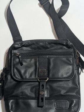 Tumi Alpha Bravo Annapolis Zip Flap crossbody bag